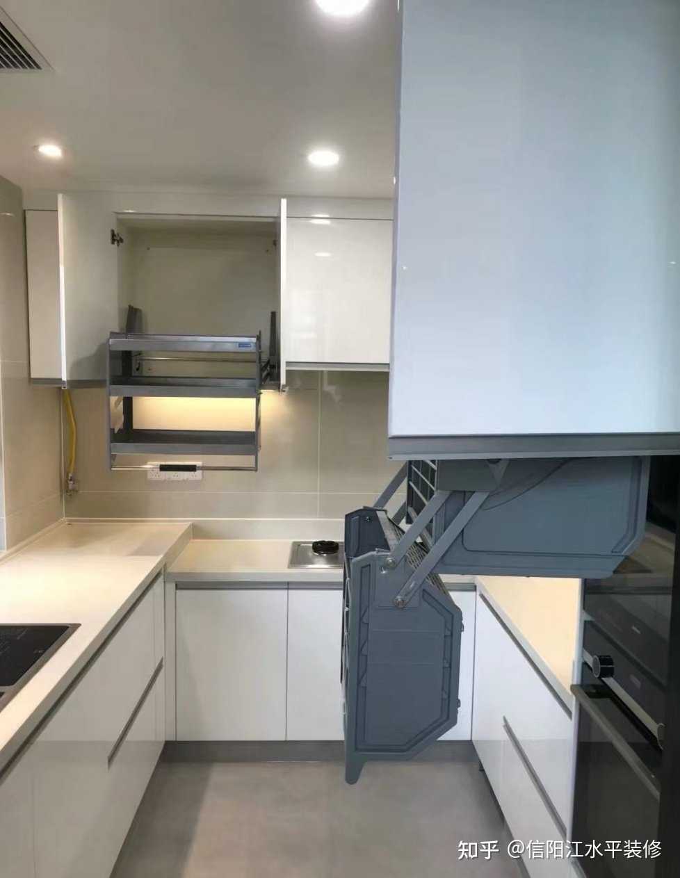 信阳江水平装修 的想法: u型瓷砖橱柜,高低台面,高光门板,还做