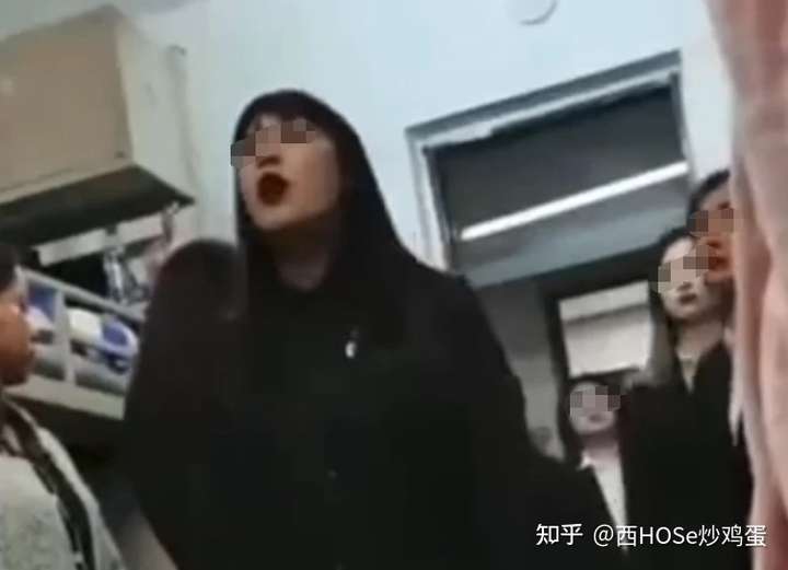 如何看待黑龙江职业学院女干部黑社会式查寝?