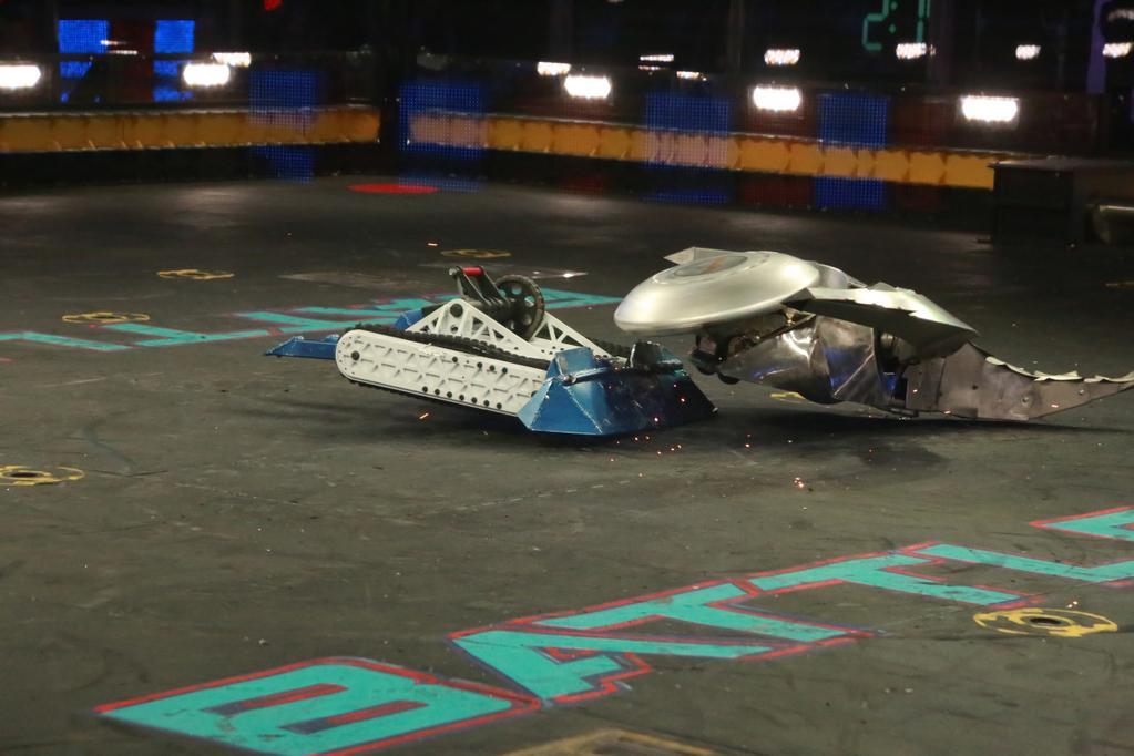 「机器人大战」博茨大战(battlebots)2015 赛季已经结束,大家觉得冠军