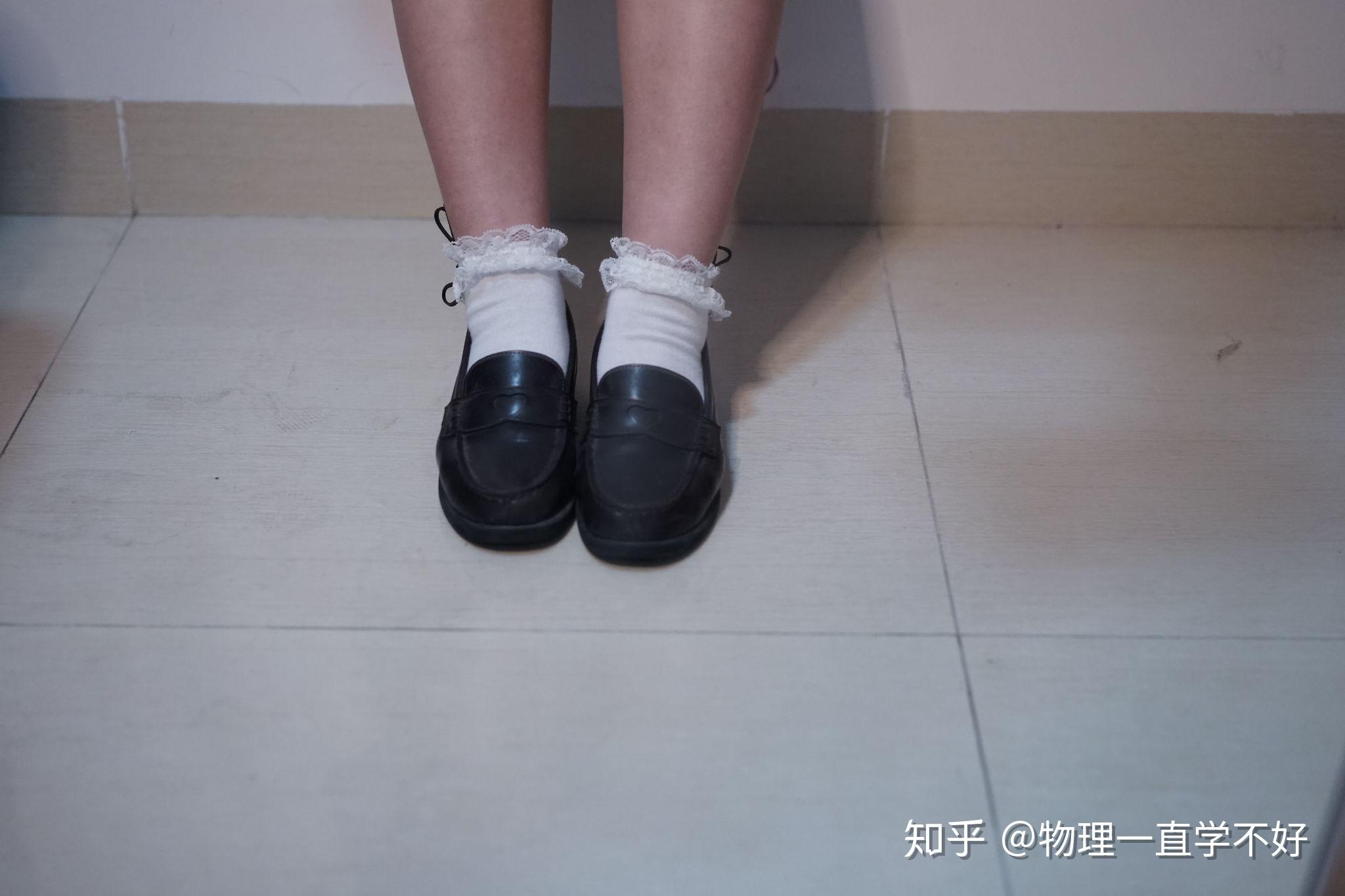 腿粗还有点弯穿jk制服适合配什么袜子?