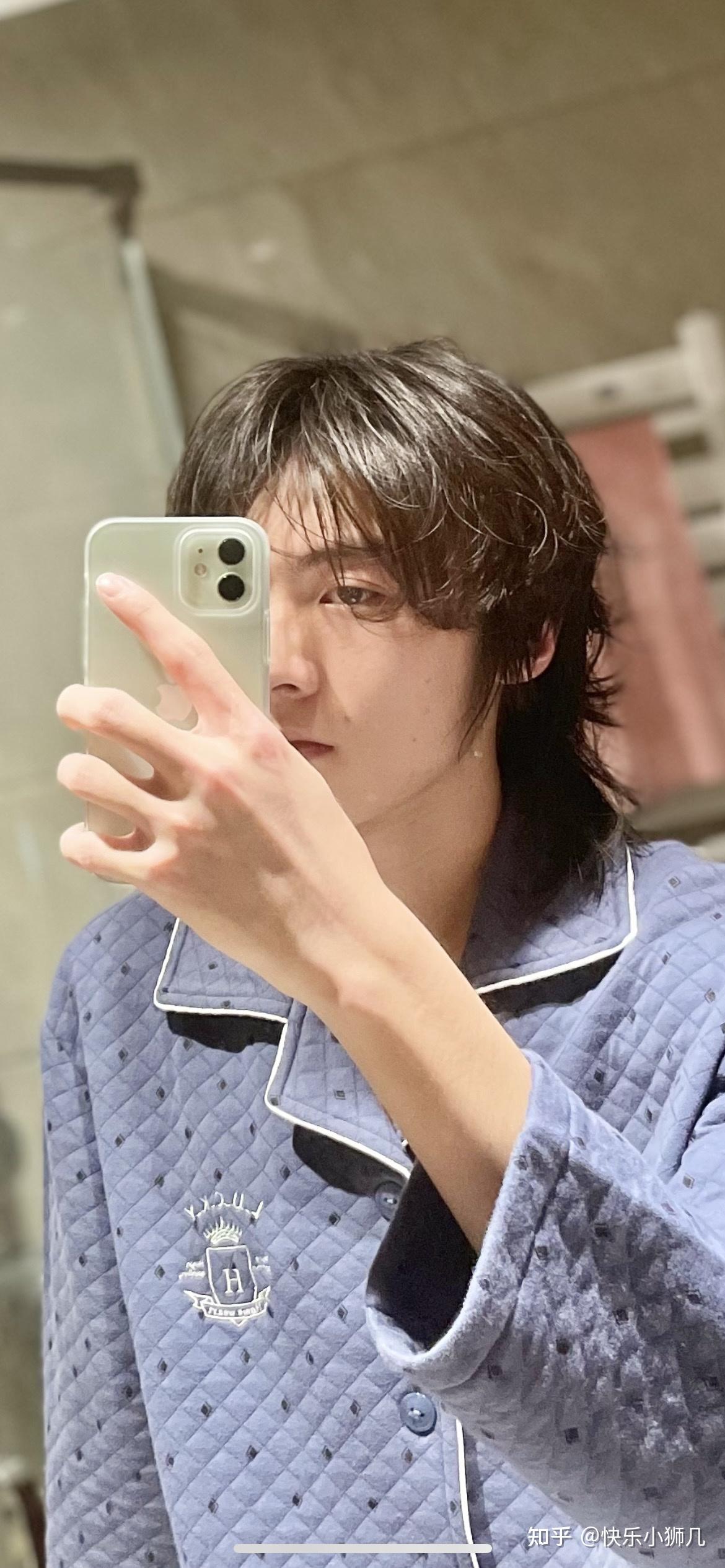 会看起身 有无 型狼尾发型,又叫鲻鱼头,这款发型