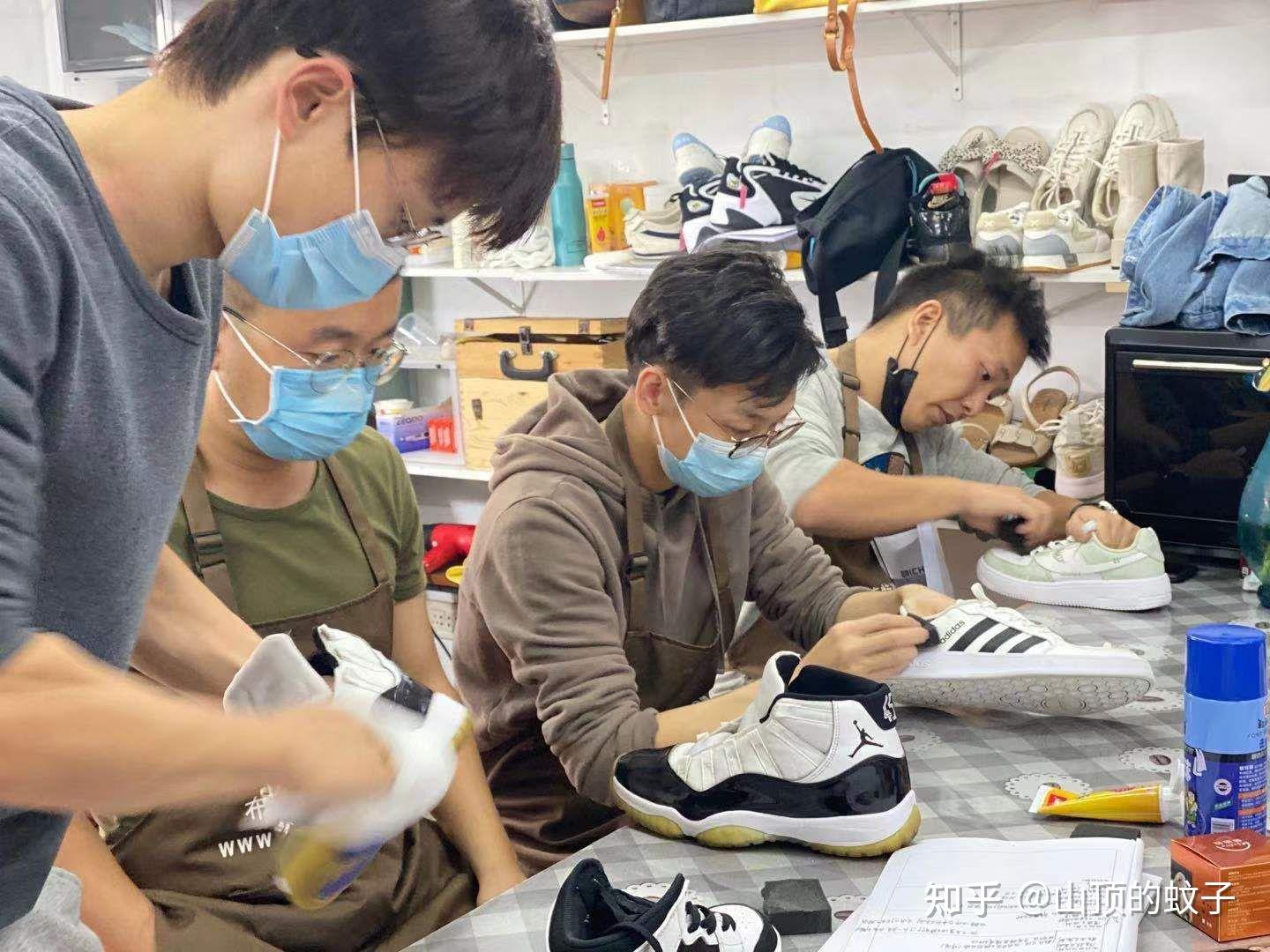 洗鞋店是开门店还是工作室好