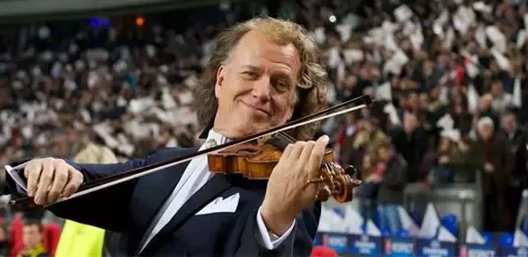 小提琴家世界乐坛上十分走红的小提琴家安德列里欧