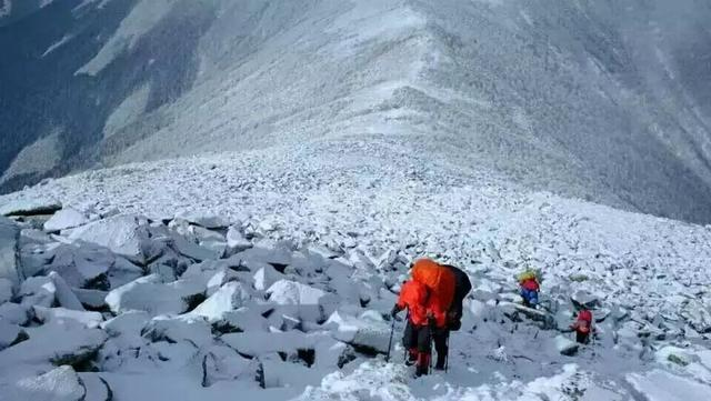 驴友非法穿越鳌太线失联7天目前搜救情况如何鳌太线5年死亡46人为何仍