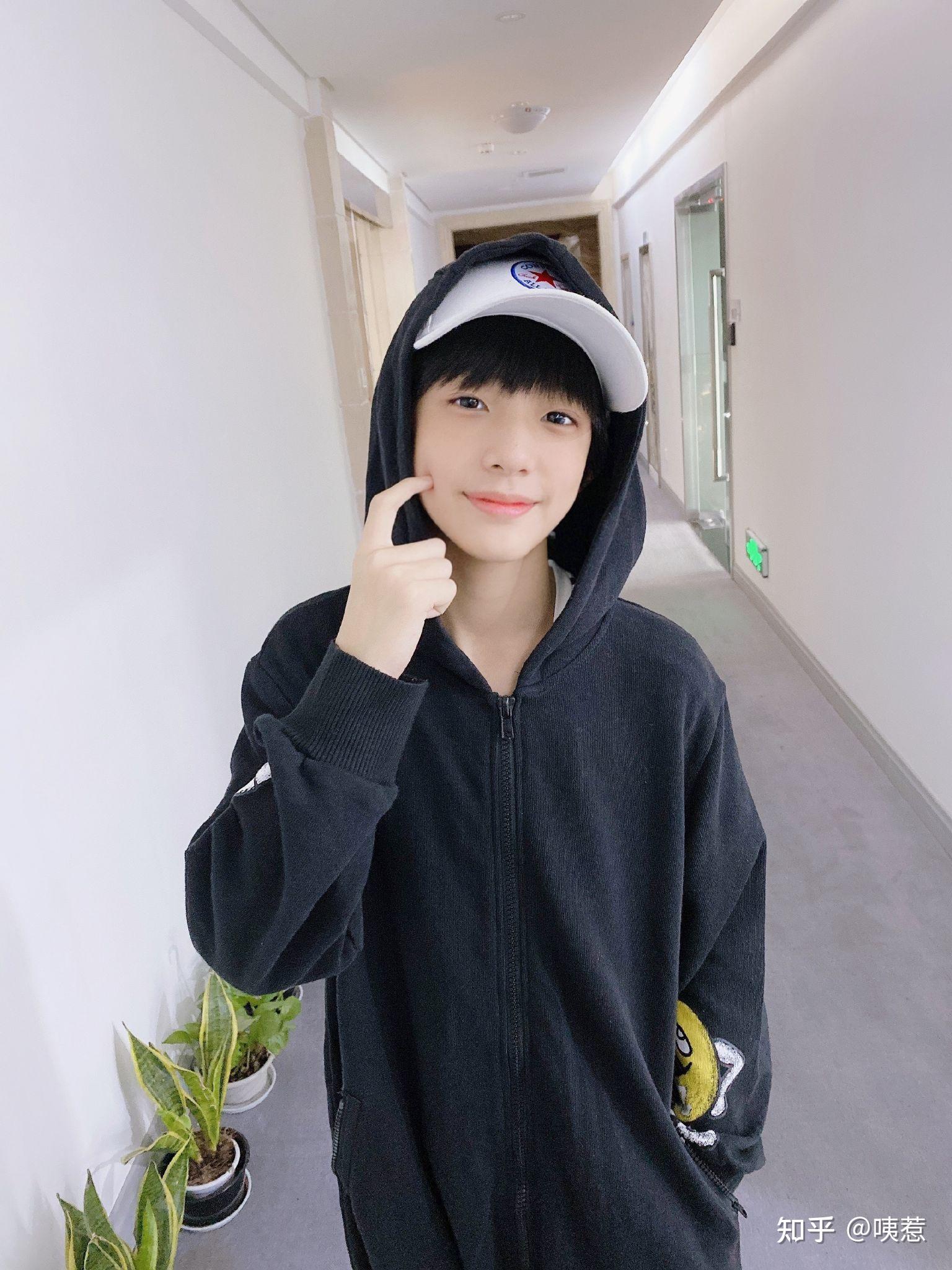 可不可以介绍一下时代峰峻三代张泽禹