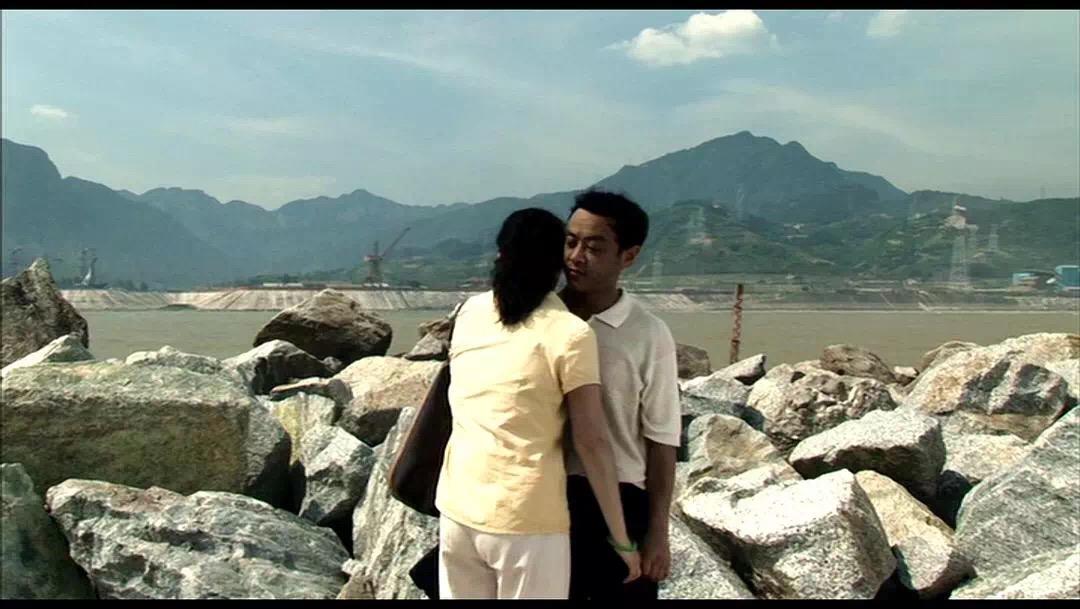 如何解读贾樟柯导演的电影三峡好人