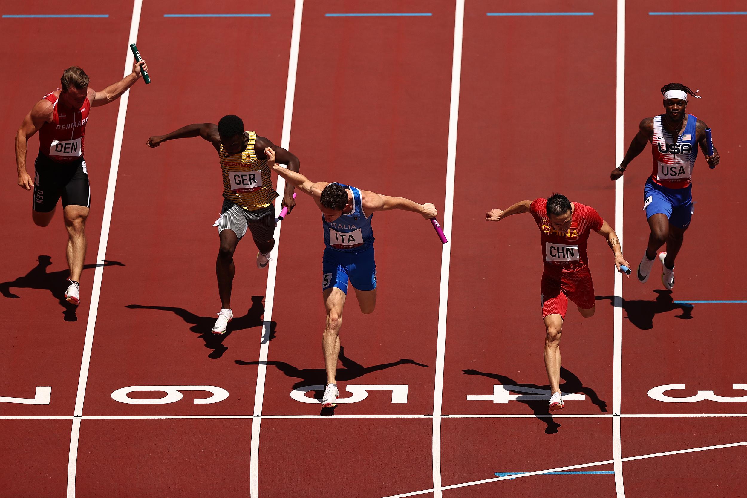 如何评价2020东京奥运会田径男子4x100米接力预赛中国队小组第1晋级