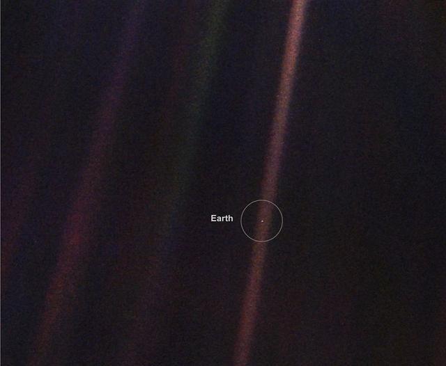 拍摄于64亿公里之外这张模糊的照片让人类重新认识地球