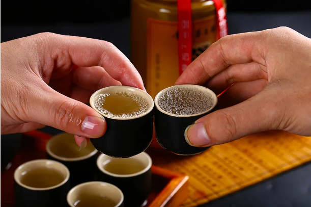 举杯庆国庆一起品味中国白酒