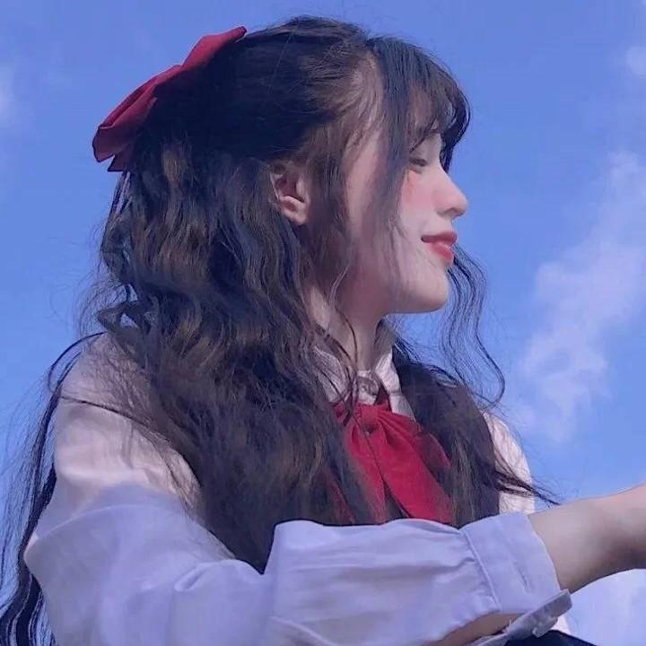 有没有蓝色系好看头像女生的那种真人的?