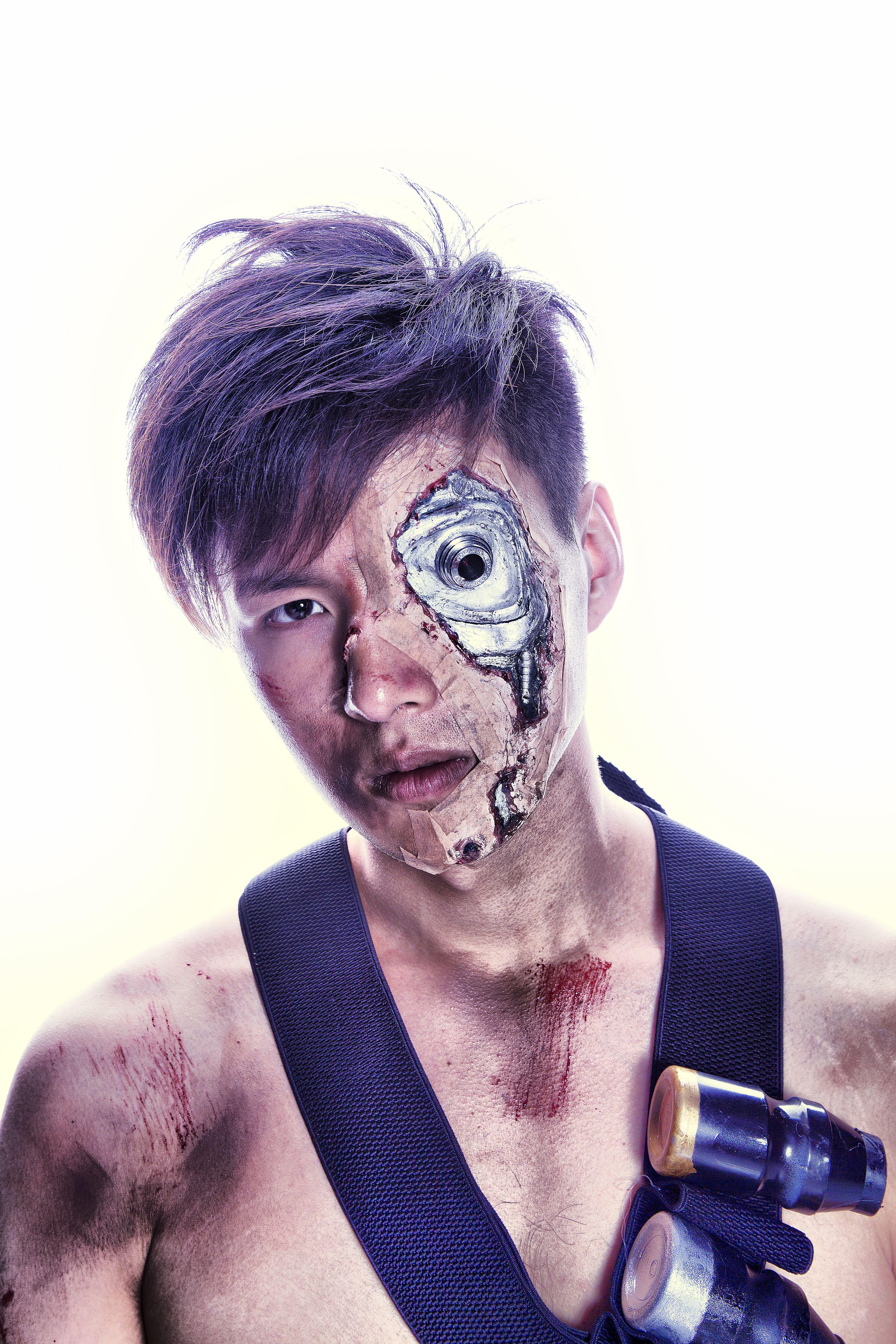 如何做出终结者的战损效果?