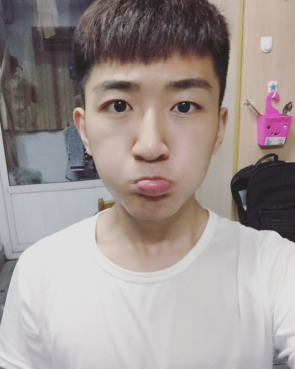 男生怎样自拍? - 知乎