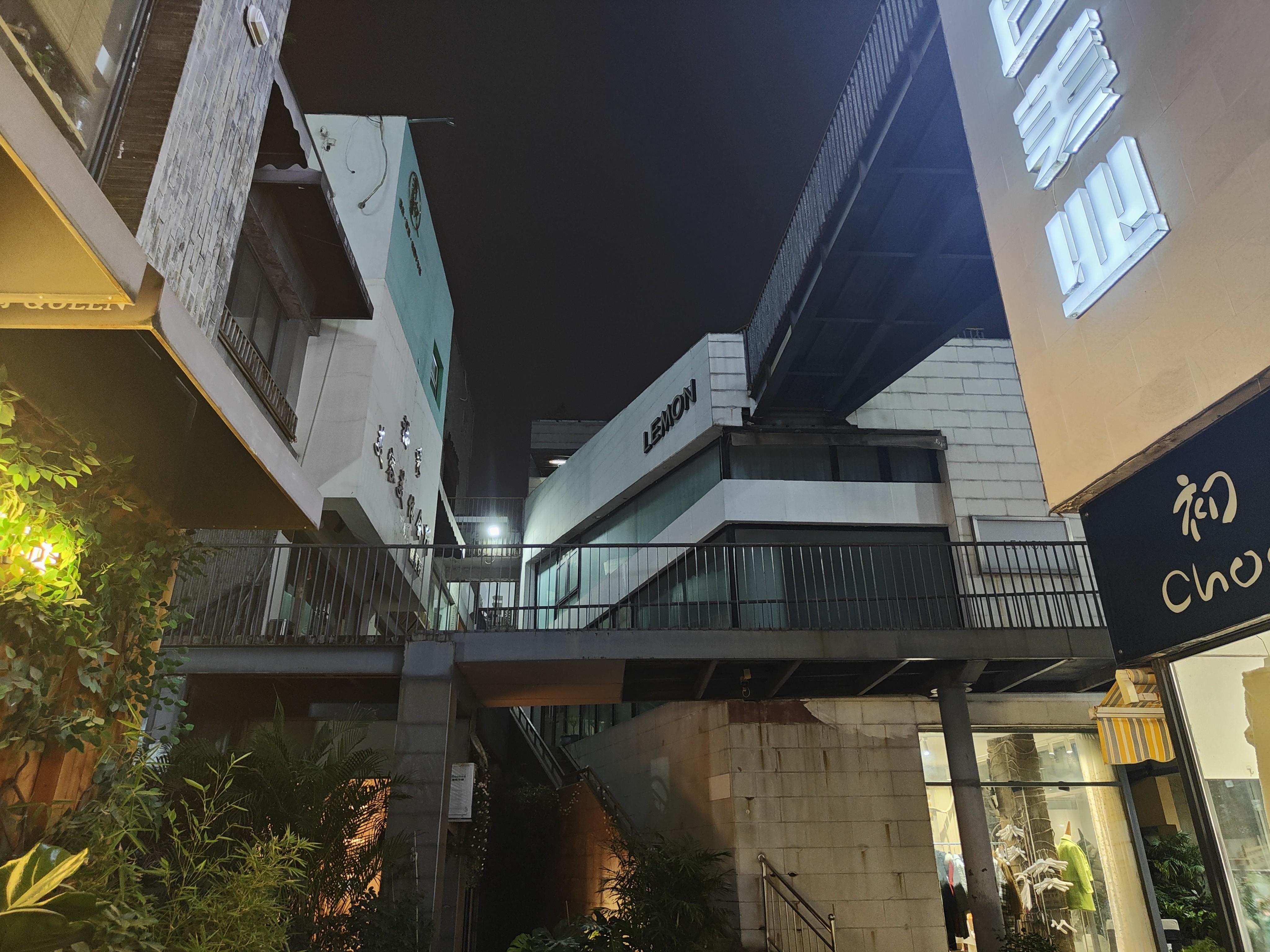 建筑师十三 的想法: 夜访泉乐坊 | 济南泉乐坊真的是一个被时代耽误的