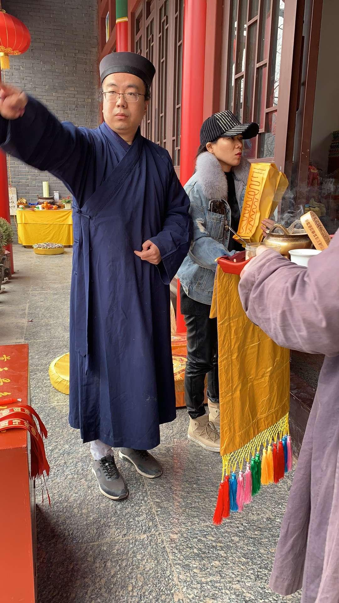 梁兴扬 的想法: 初一祈福法事已圆满结束,感谢所有朋友对我们的信任