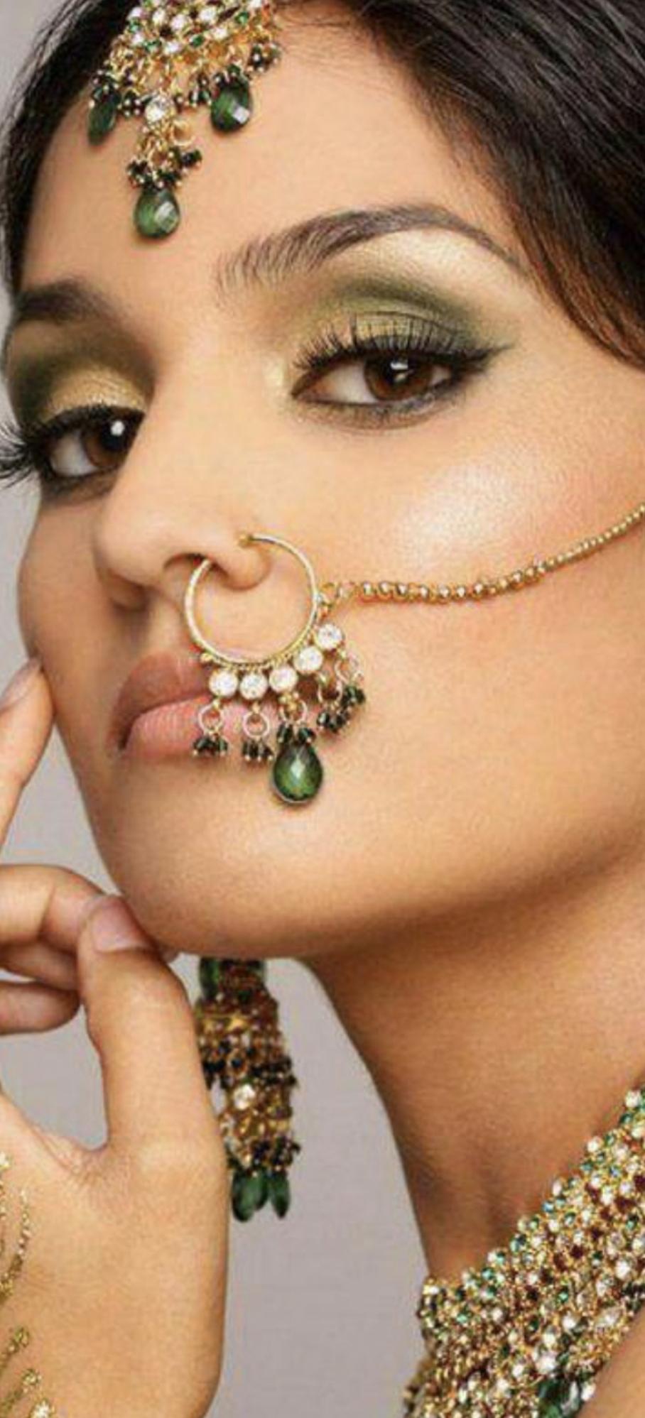 这个印度鼻环美女形好不好看?