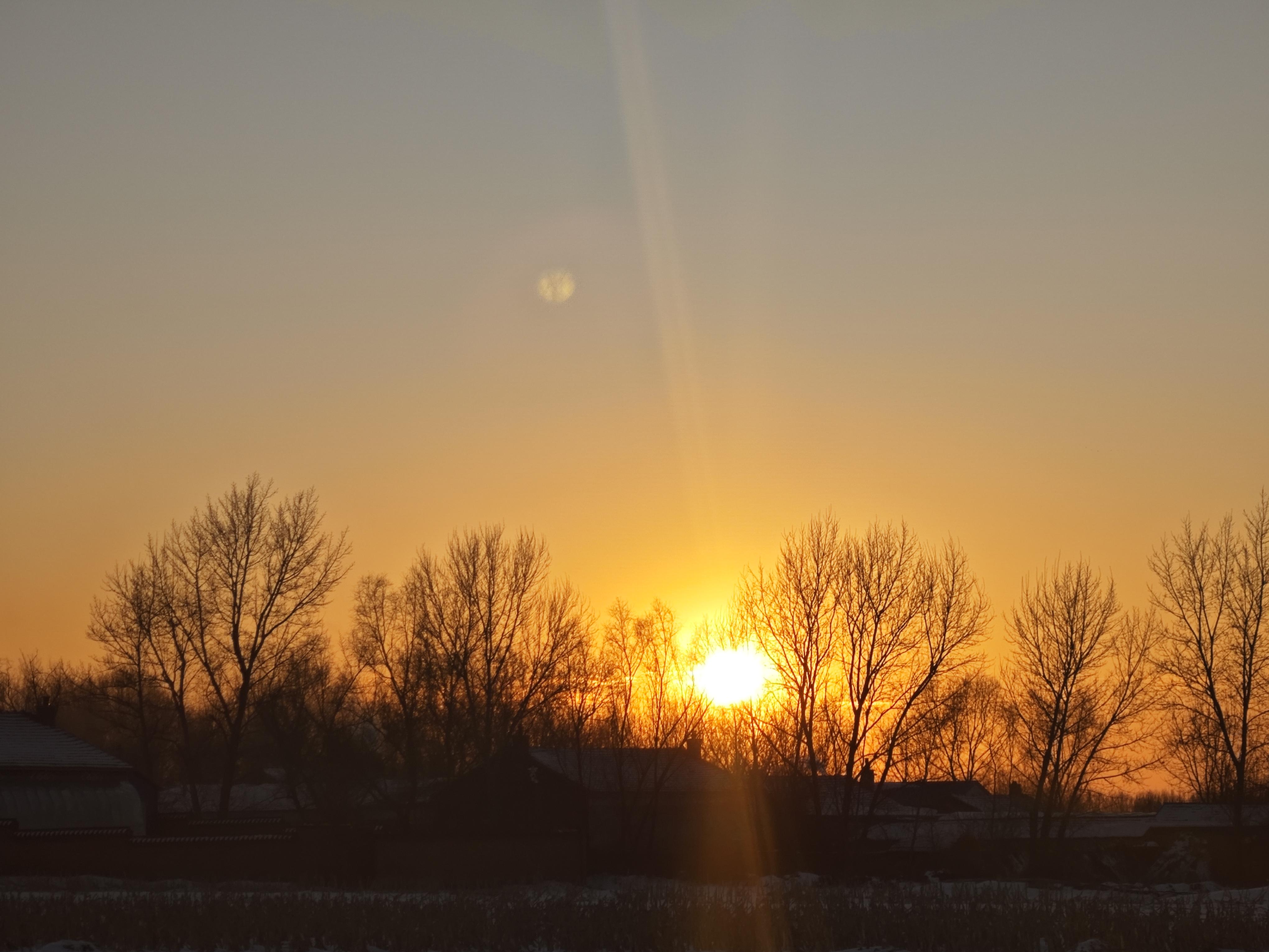 水木木 的想法: 夕阳无限好,只是近黄昏🌇