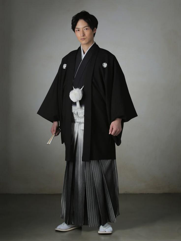 婚礼穿这个纹付裦(もんつきはかま)一种日本传统的正式和服通常由上