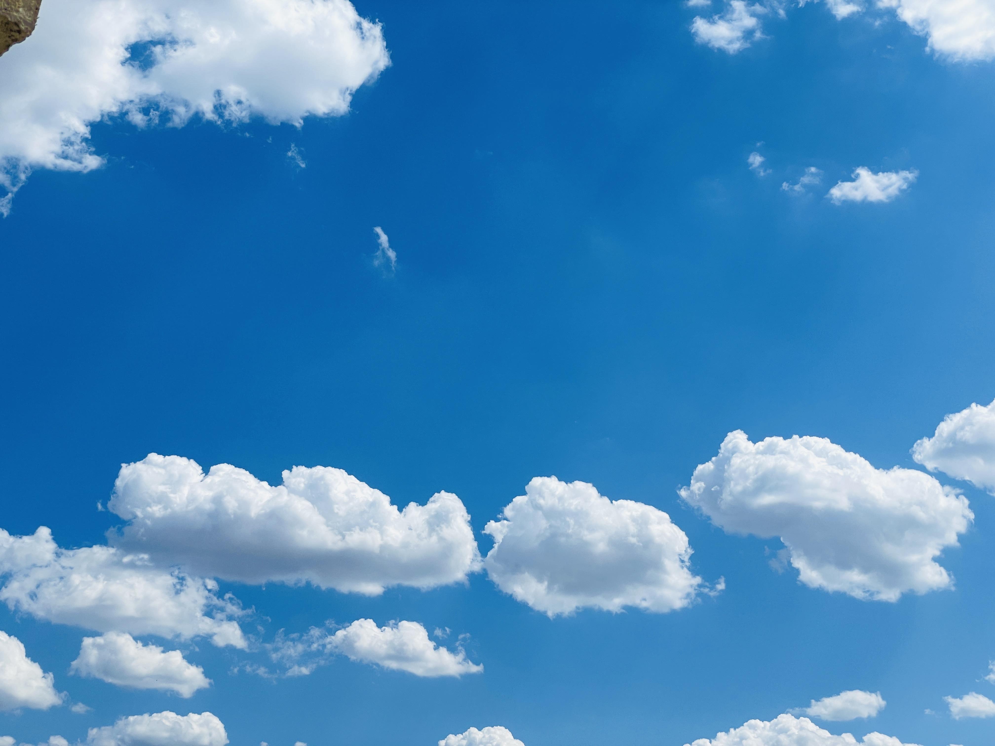 技巧:拍让人着迷的云朵💡修图技巧:天空蓝就是最美的滤镜<br