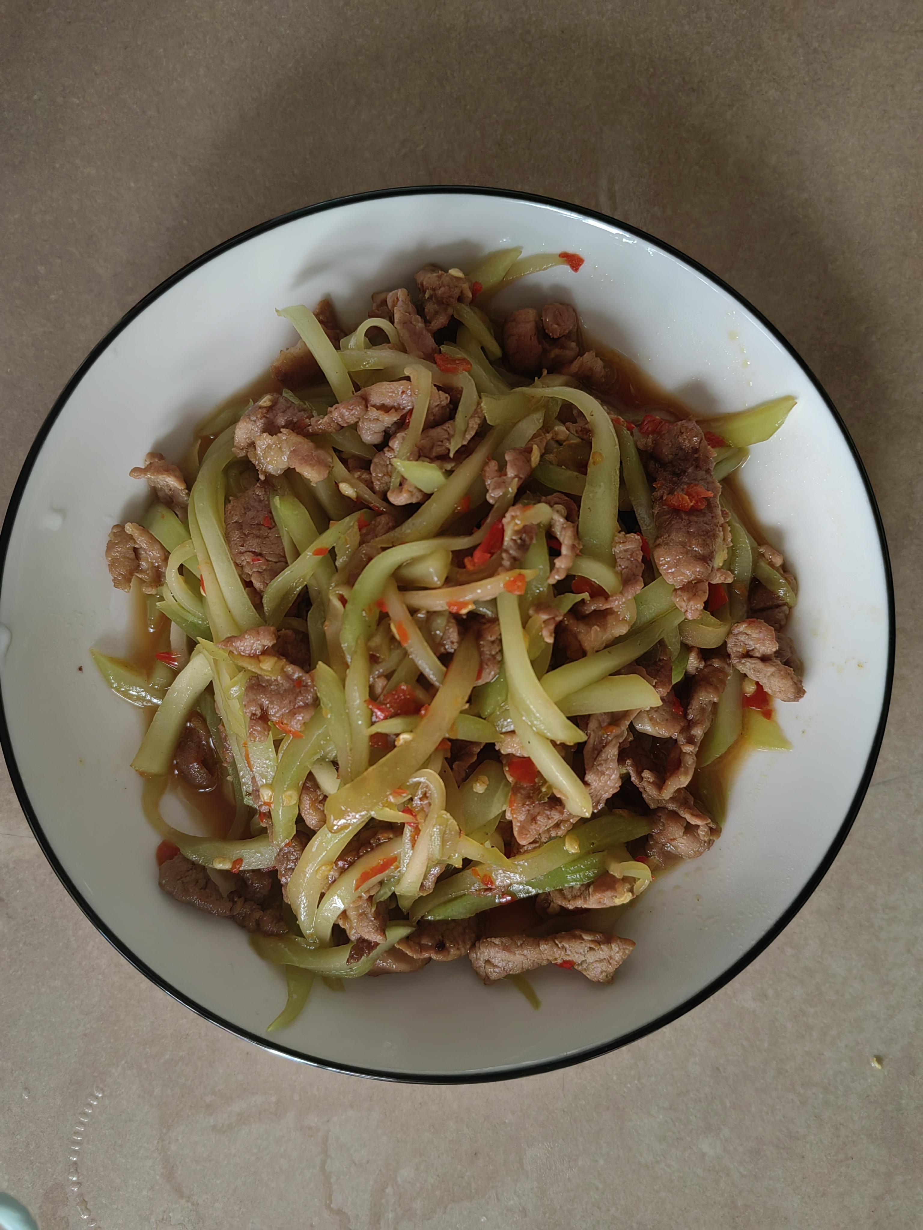 xzzxf 的想法 今日美食芸扁豆炒五花肉莴笋丝炒肉清炒芽白菜