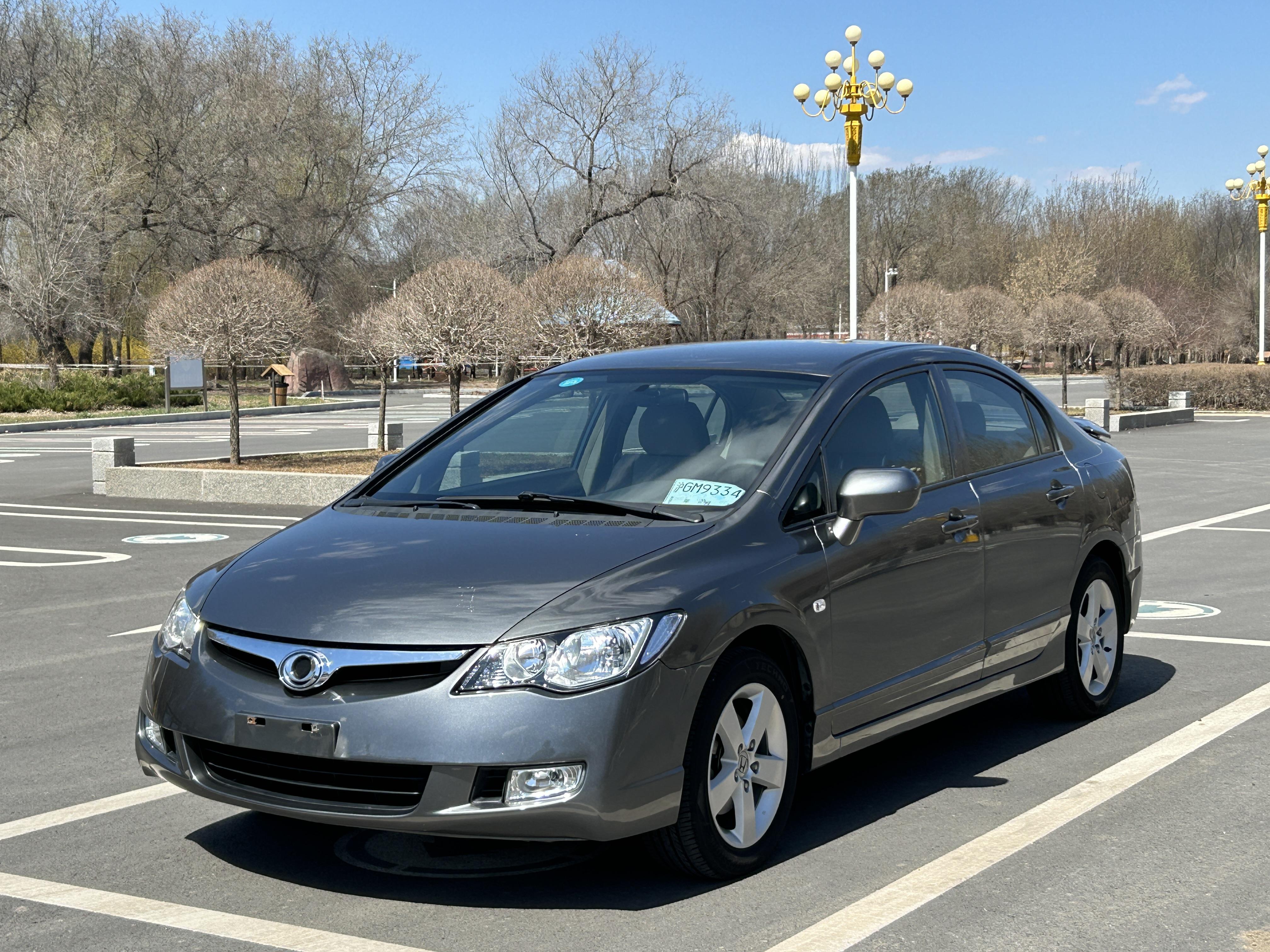 「车型」本田 思铭「配置」思铭只有一款配置「初次登记日期」2012年