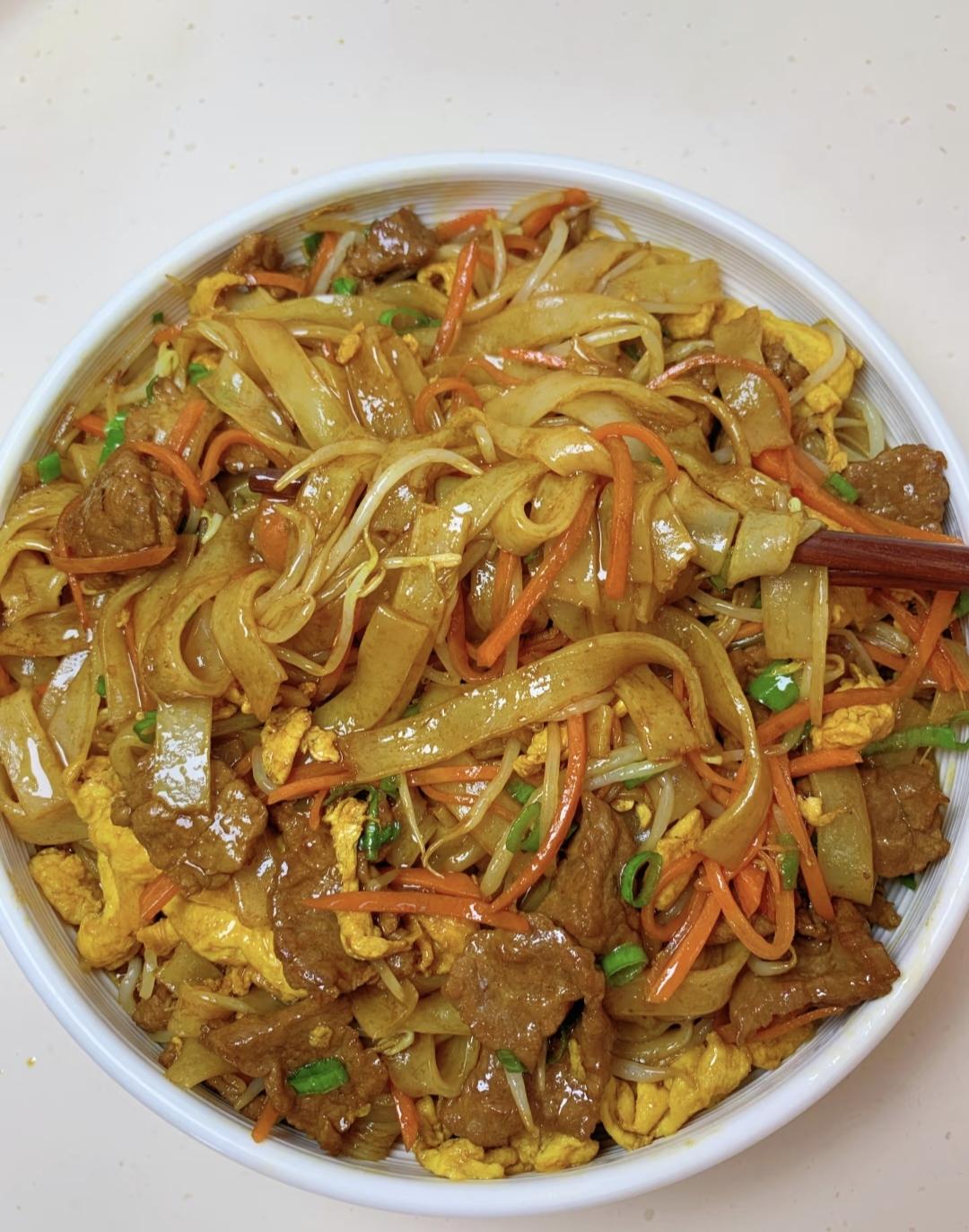 沙河粉炒牛肉