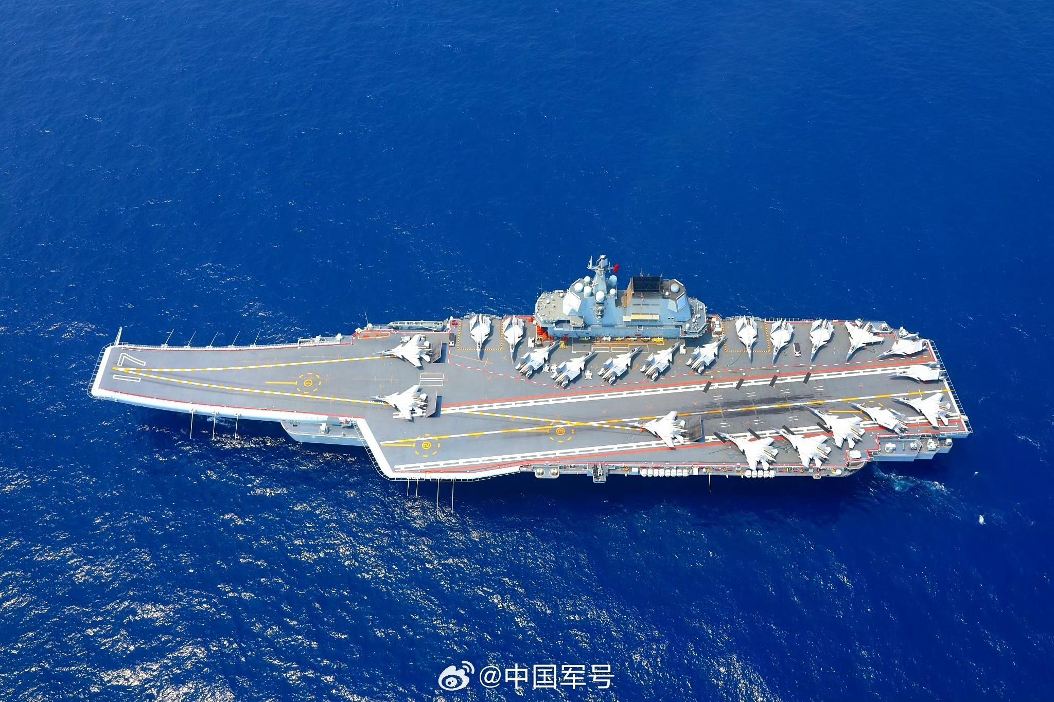 阿槇二号机 的想法: 山东舰 全甲板高清大图