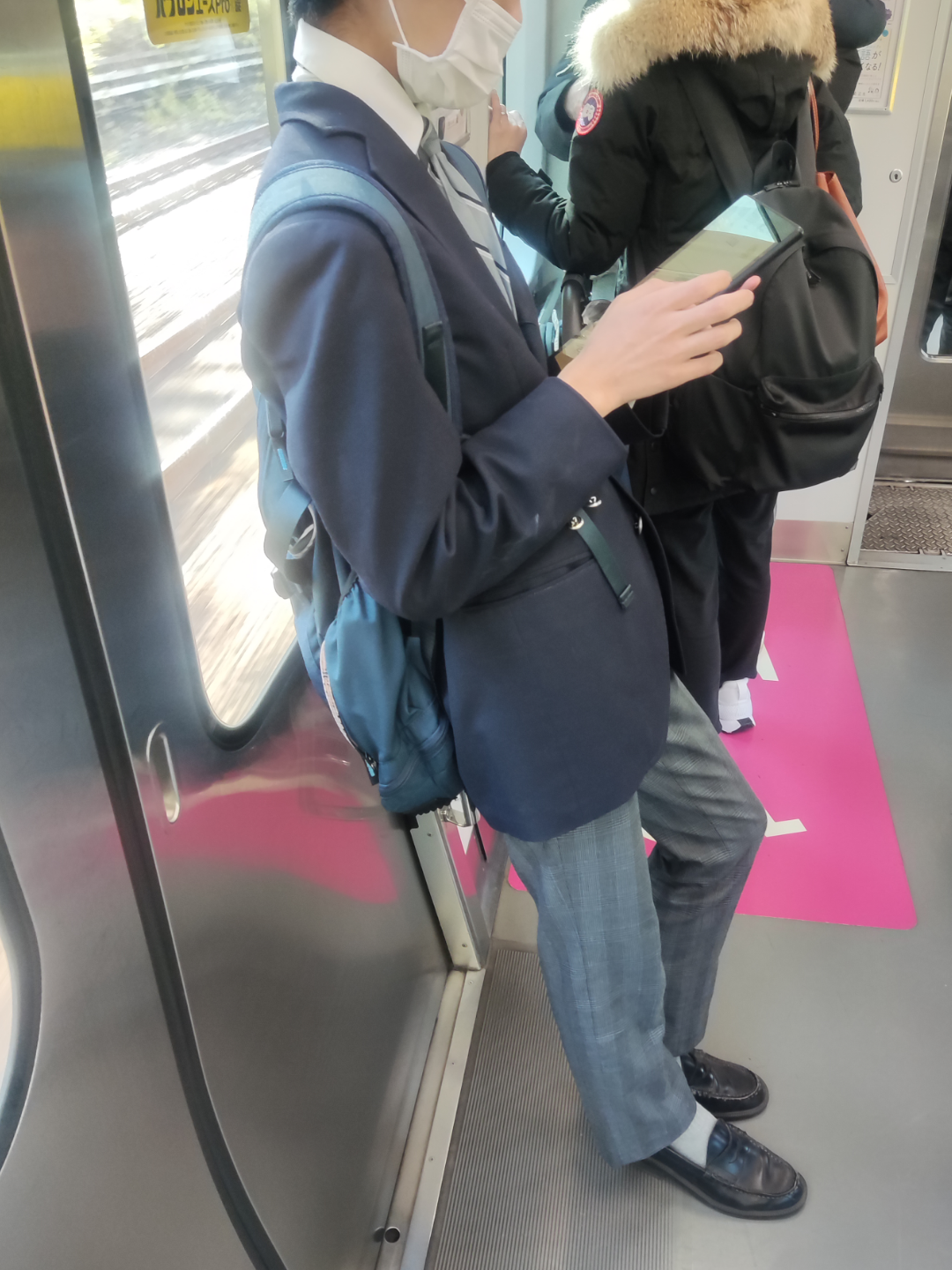 张艾菲 的想法: 日本男生校服长这样
