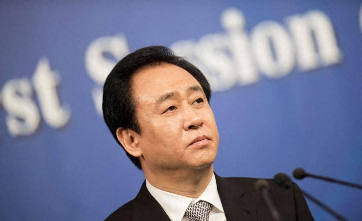 许家印被捕细节流出奋力反抗情绪崩溃怒吼不止之二在许家印被捕之前最