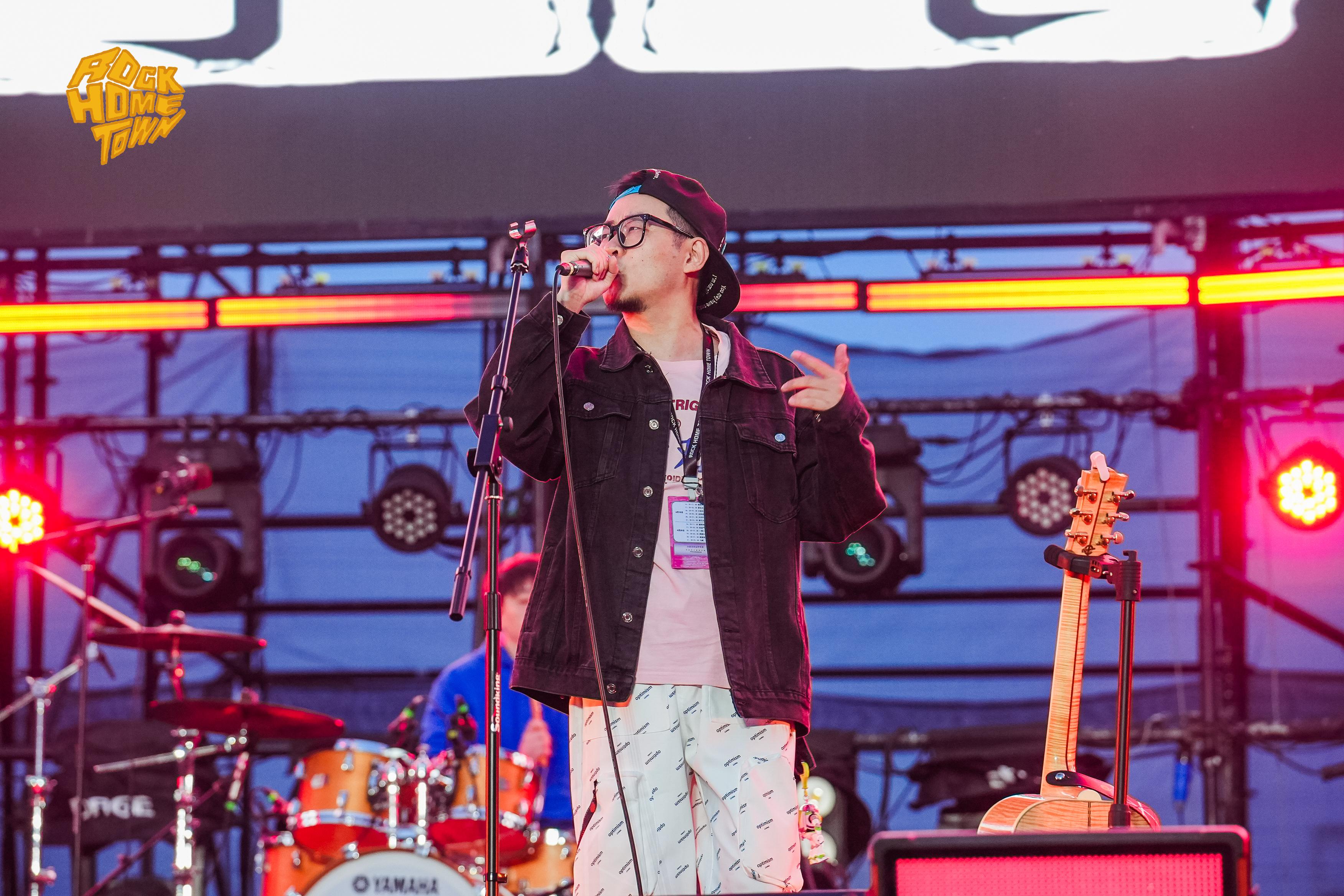 曹石 的想法: 黑撒乐队石家庄演出