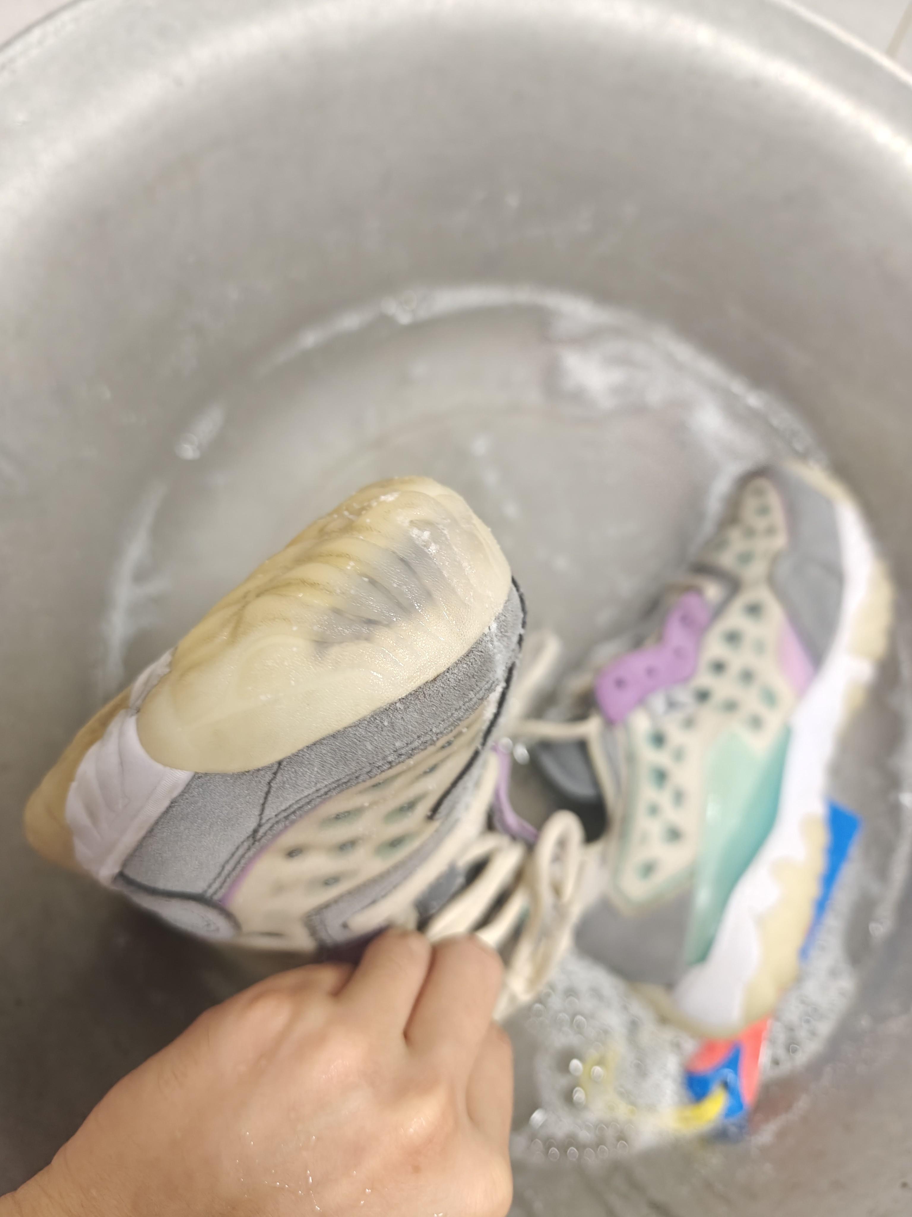 看起来不像是氧化,是不是发霉了 #慢跑鞋 #nike篮球鞋 #jordandelta