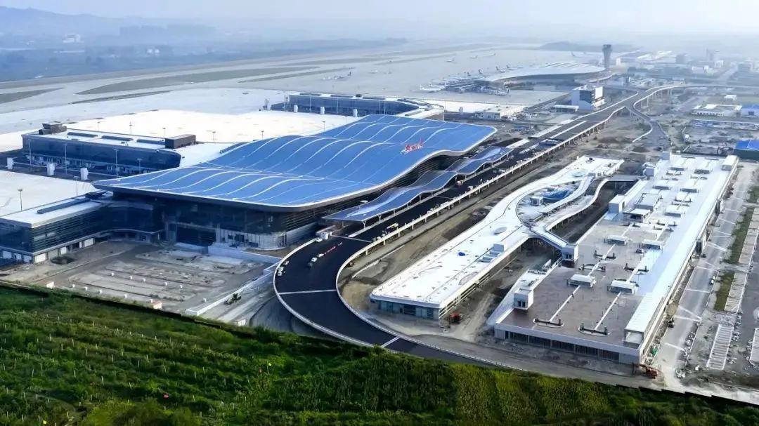 罗罗交通 的想法: 10月20日,烟台蓬莱机场举行t2航站楼工程完工仪式