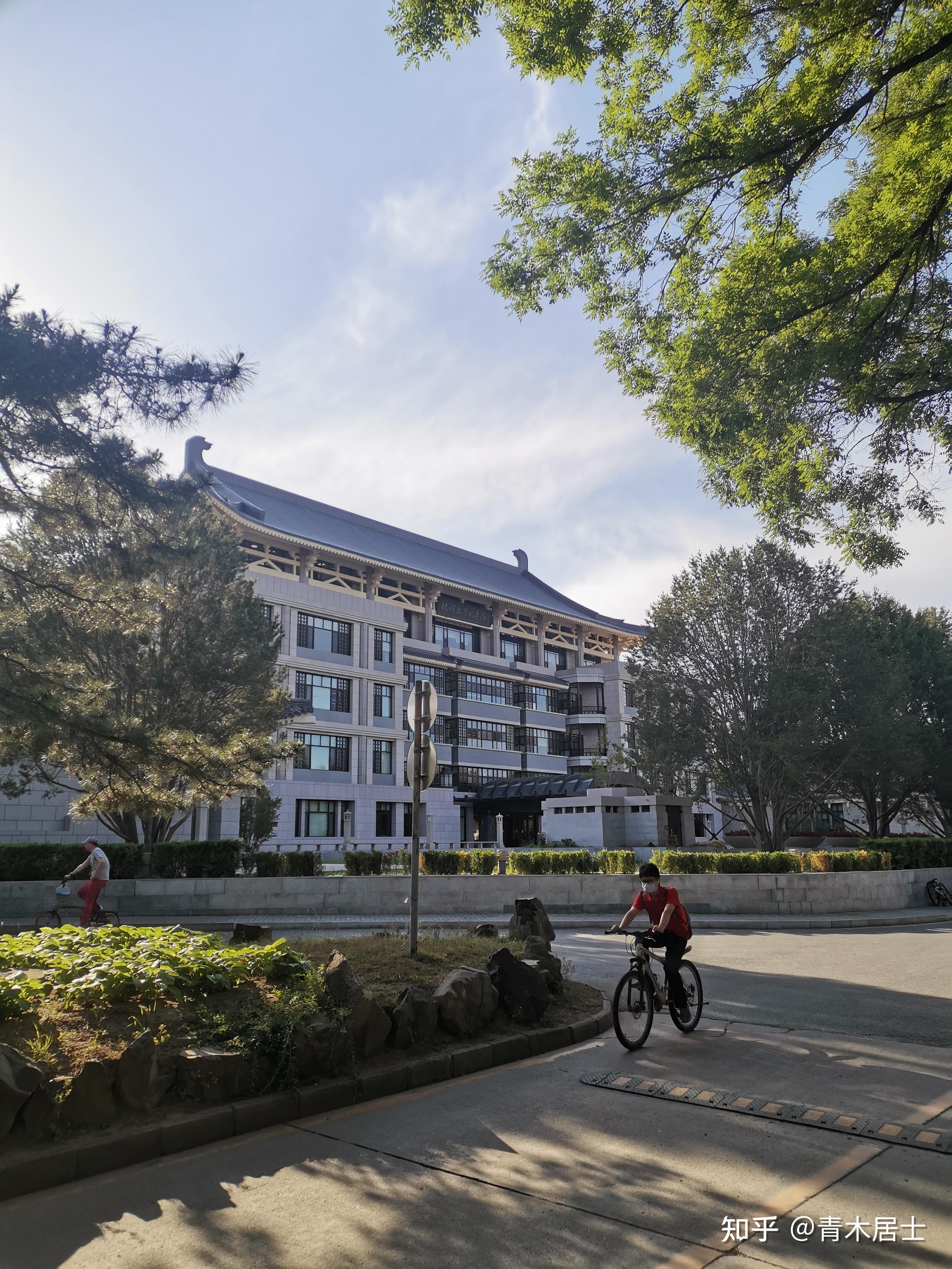 于教授曾担任中国易经协会名誉会长,中国徐霞客研究会副会长