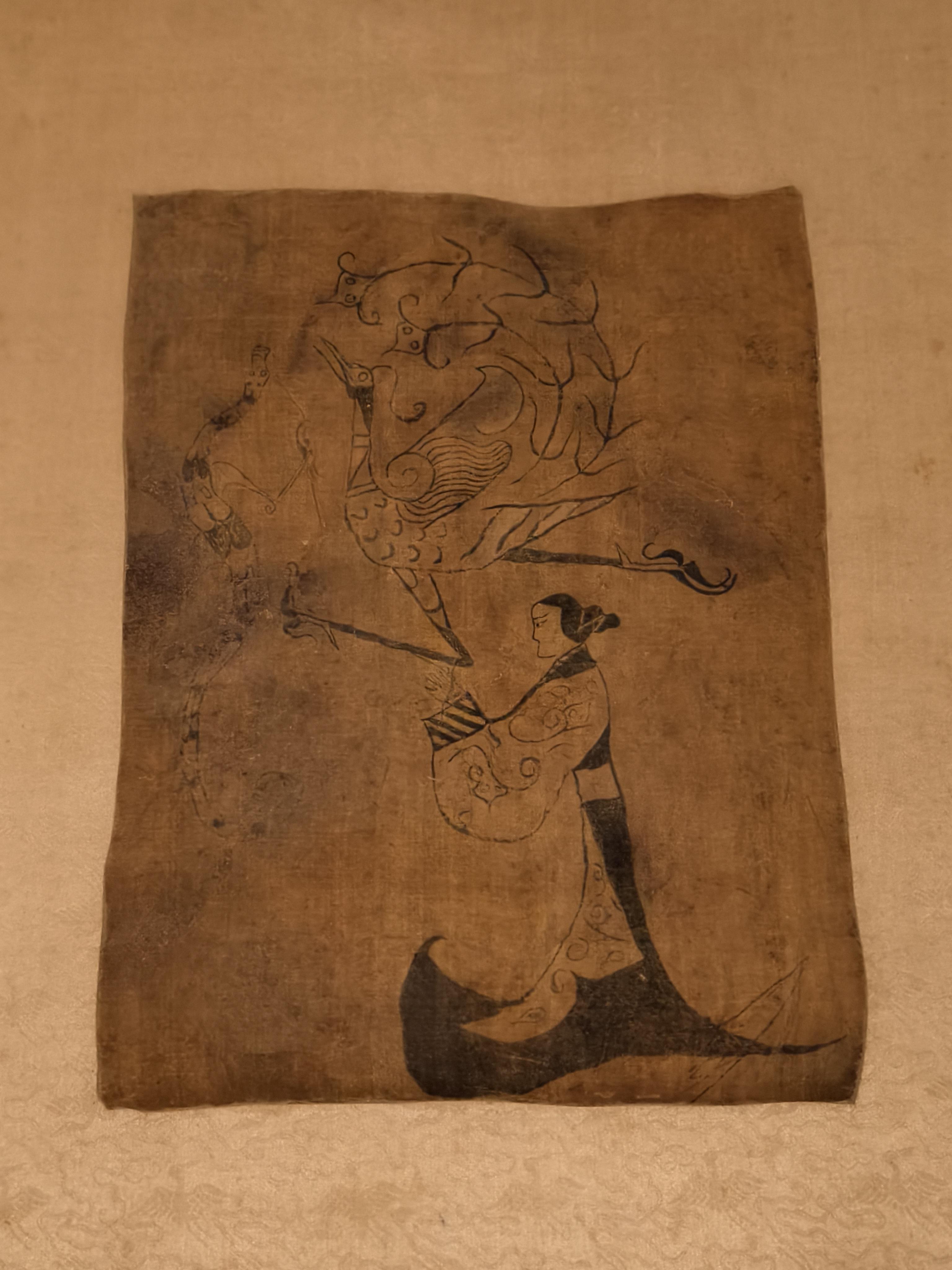 人物御龙帛画和人物龙凤帛画一样吗(人物龙凤帛画和人物御龙帛画)