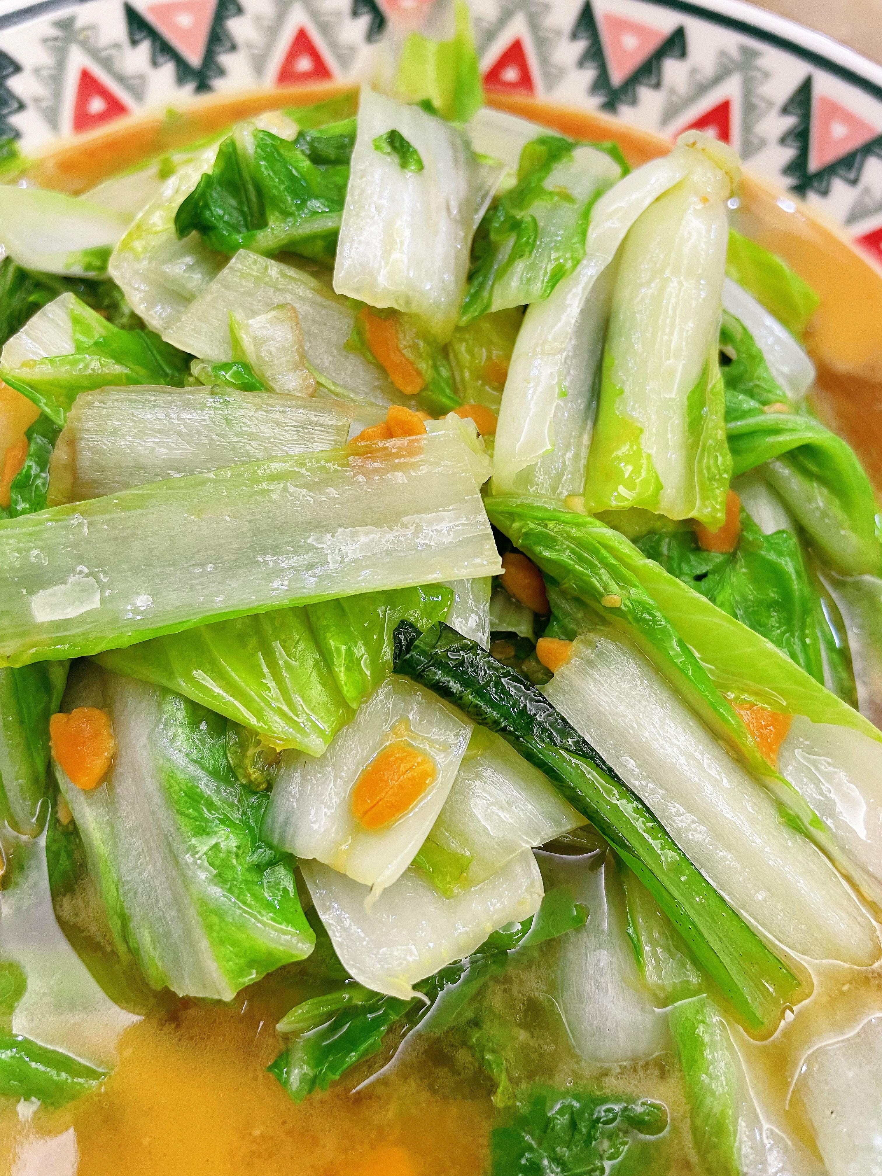 就连这小白菜上的豆酱也是赫赫有名的普宁豆酱,吃的就一个正宗,能不