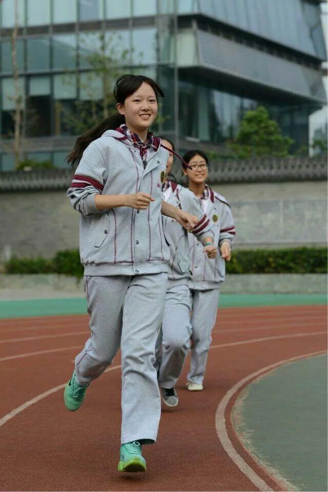 中国哪些中学有好看的校服? - 知乎