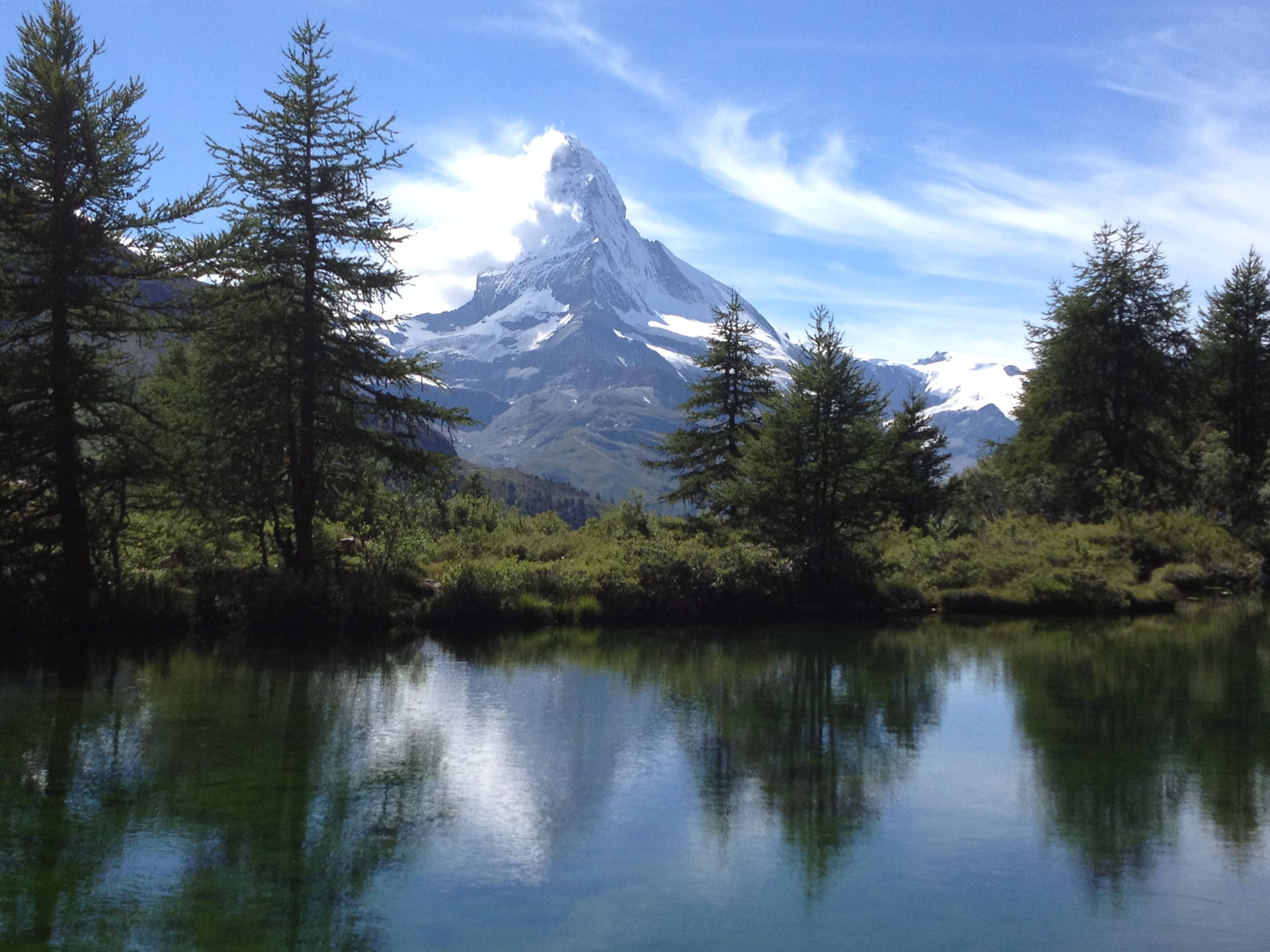 有哪些绝美的山顶湖泊及成因? - 知乎