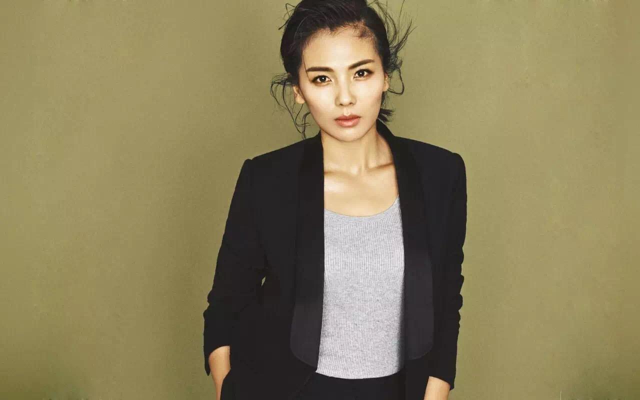 女生穿西装适合什么发型中长发肩部以下胸部以上就是学生头长长后的