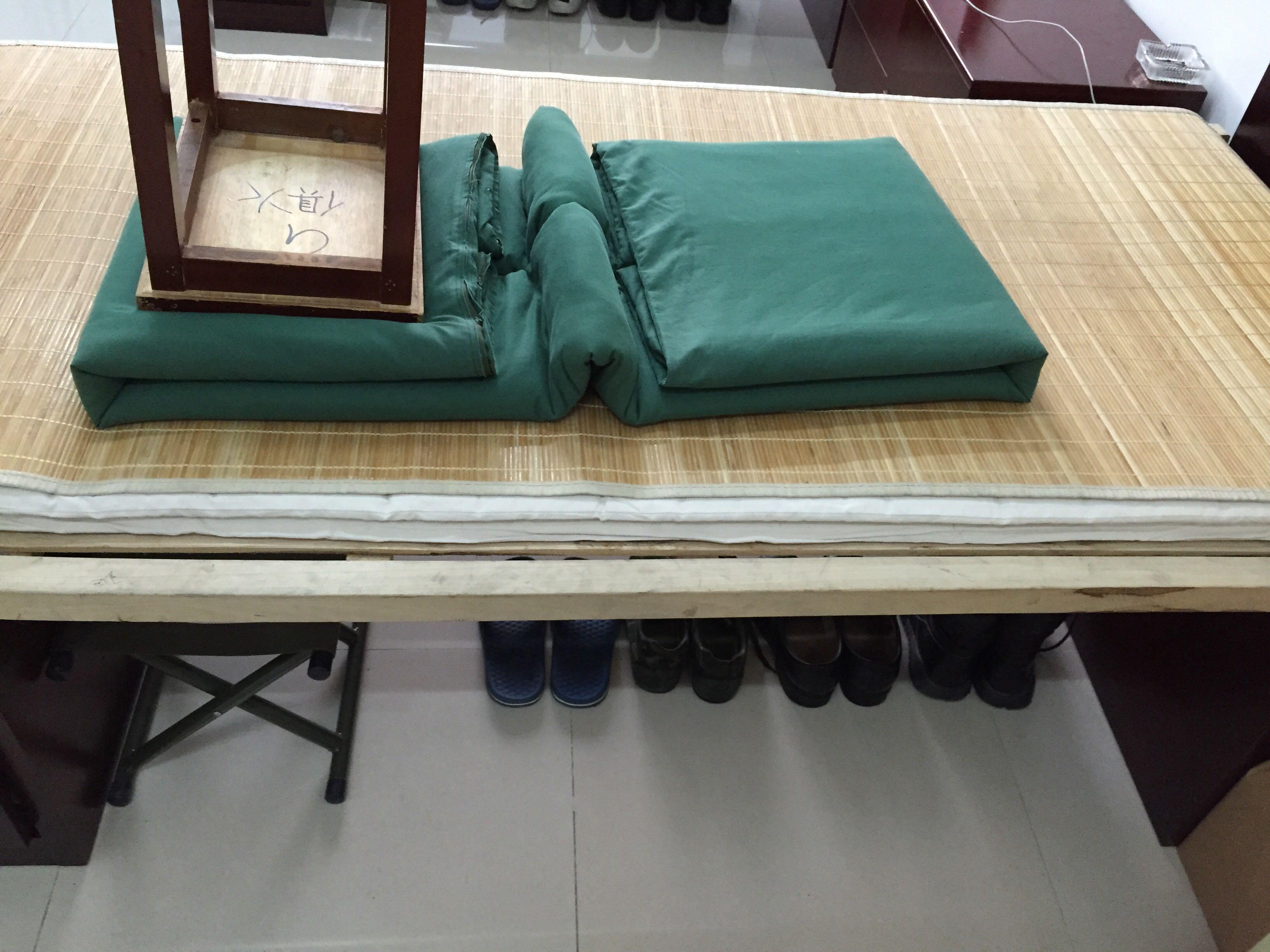 军人的被子是如何叠出来的