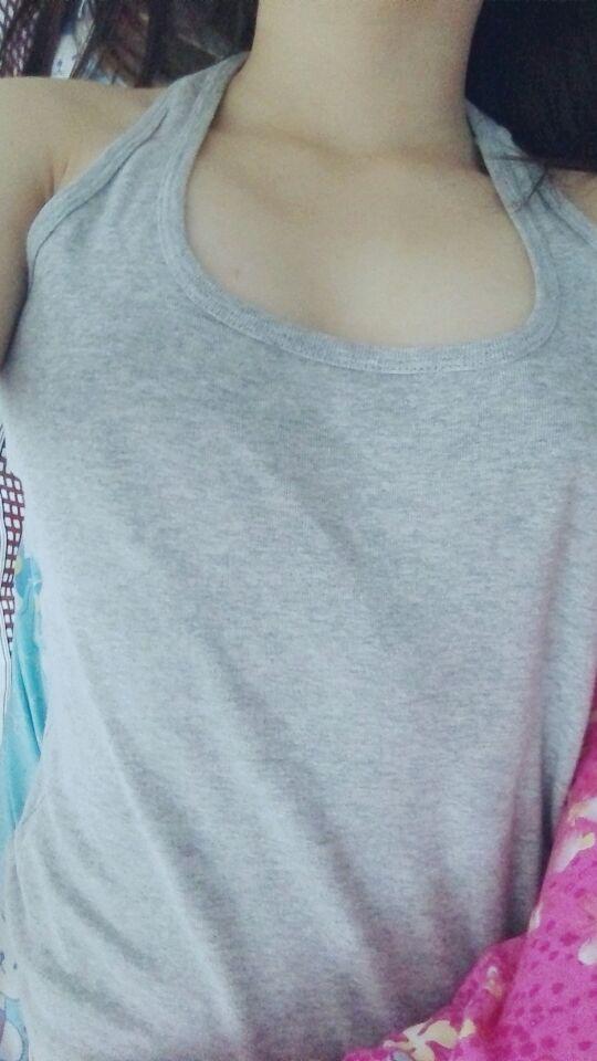 女生怎么拍照显得胸大