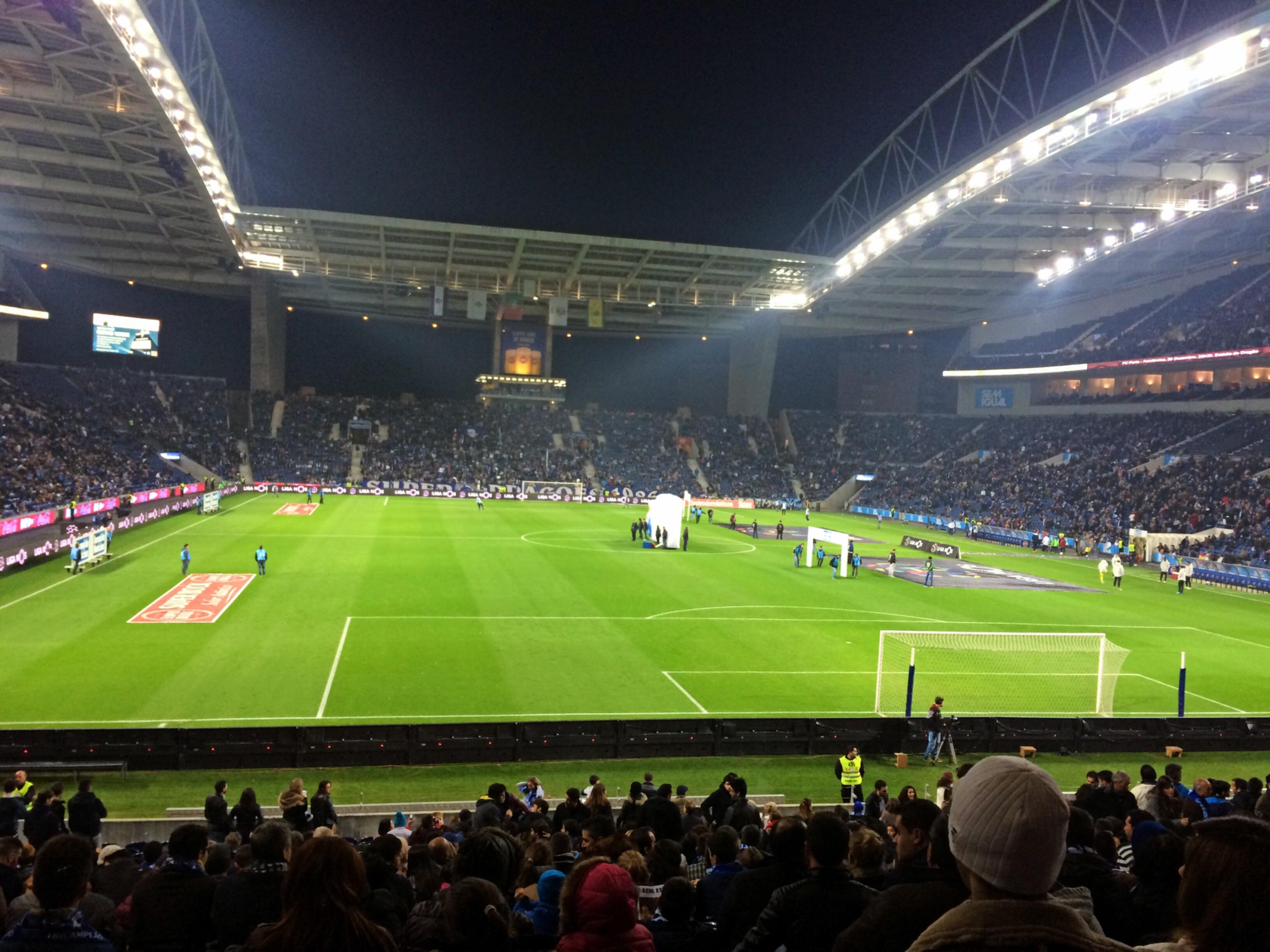 在世界著名的球场现场看球是怎样一种体验? - 知乎