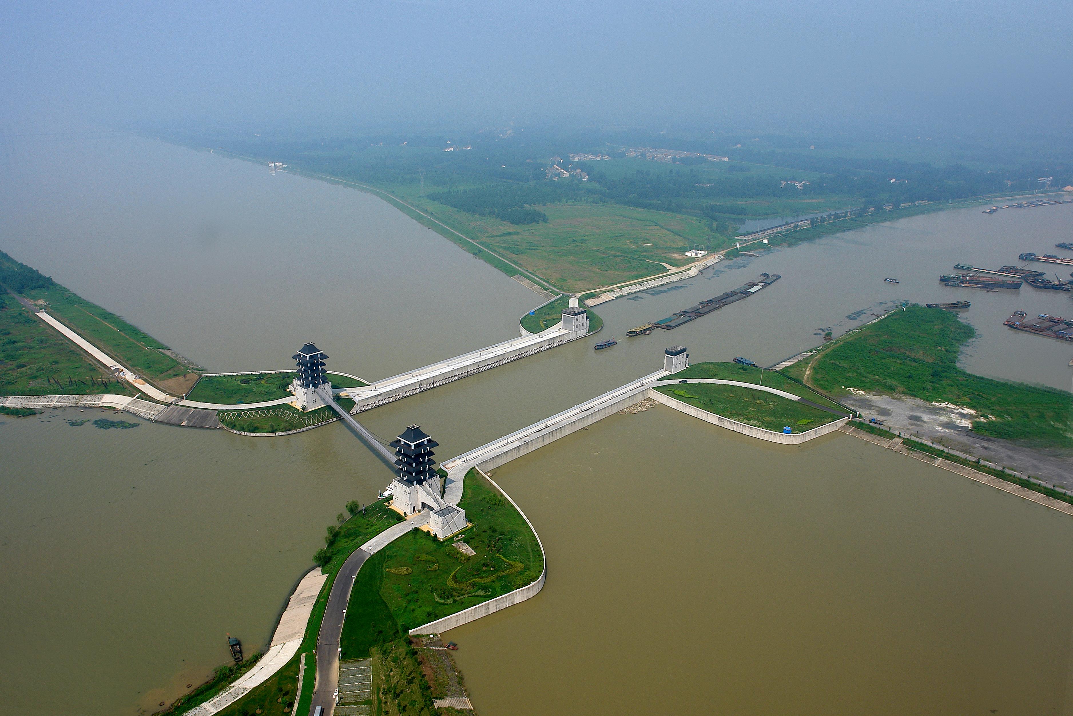 请问苏北灌溉总渠和淮河入海水道平行两条水道的意义何在