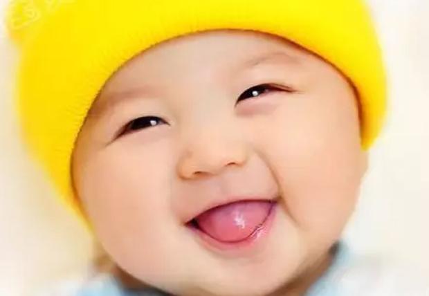 小孩几个月可以吃鸡肉 4115e58b7d1700a7dc9035e397064dff_1440w.jpg?source=172ae18b