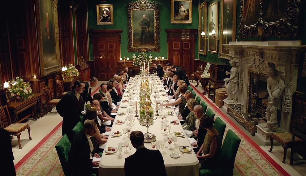 唐顿庄园中的餐桌礼仪是什么样子的?