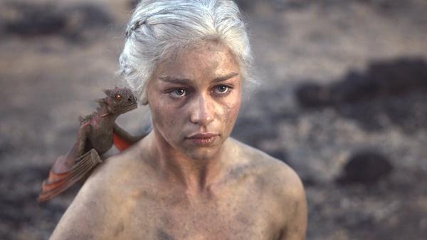 丹妮莉丝坦格利安龙女在不朽之殿被告知会经历三次背叛一次为血一次为