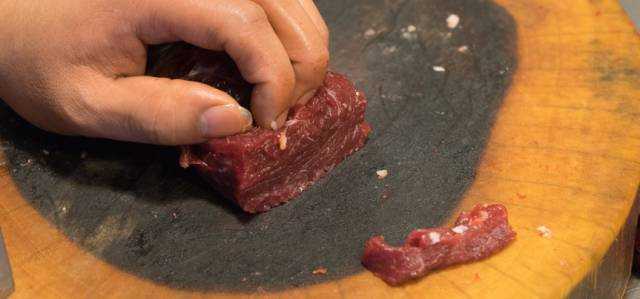 潮汕牛肉中的吊龙伴、脖仁、匙柄、五花趾、三花趾、匙仁、胸口朥等等都是哪些部位？ - 知乎
