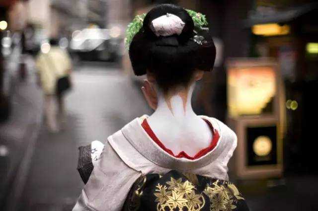 艺伎的妆容有什么特别的要求和涵义吗？ - 知乎