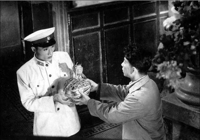 简介影人:仲星火 / 赵抒音 / 马骥 / 强明 / 史原 / 王苏江 / 李保罗