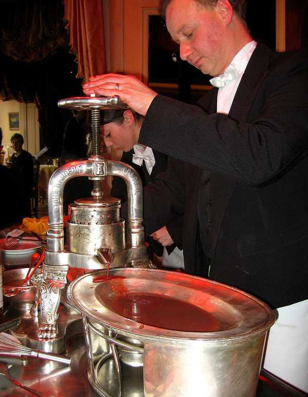 为什么中餐不介意食物上桌后的二次处理?