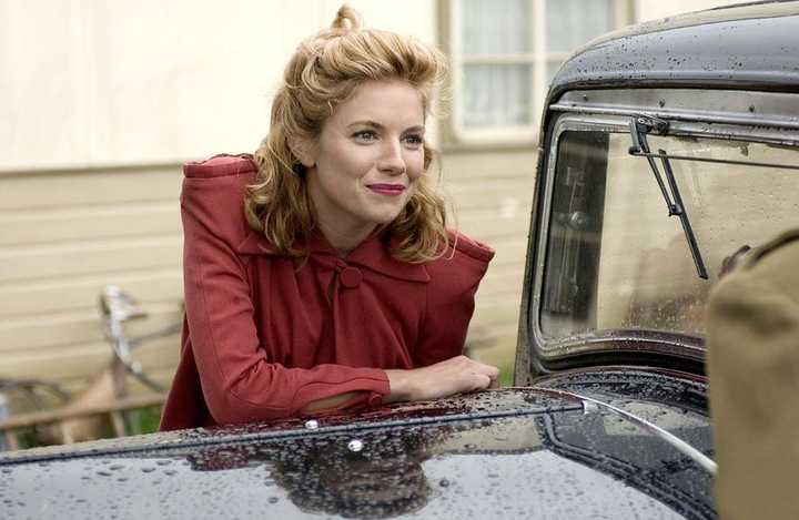 关注我,看你想看,看电影可以改变人生《爱的边缘》威尔士诗人迪伦