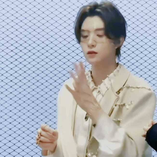 想问问大家你们觉得青你三的邓孝慈和孙滢皓谁更好